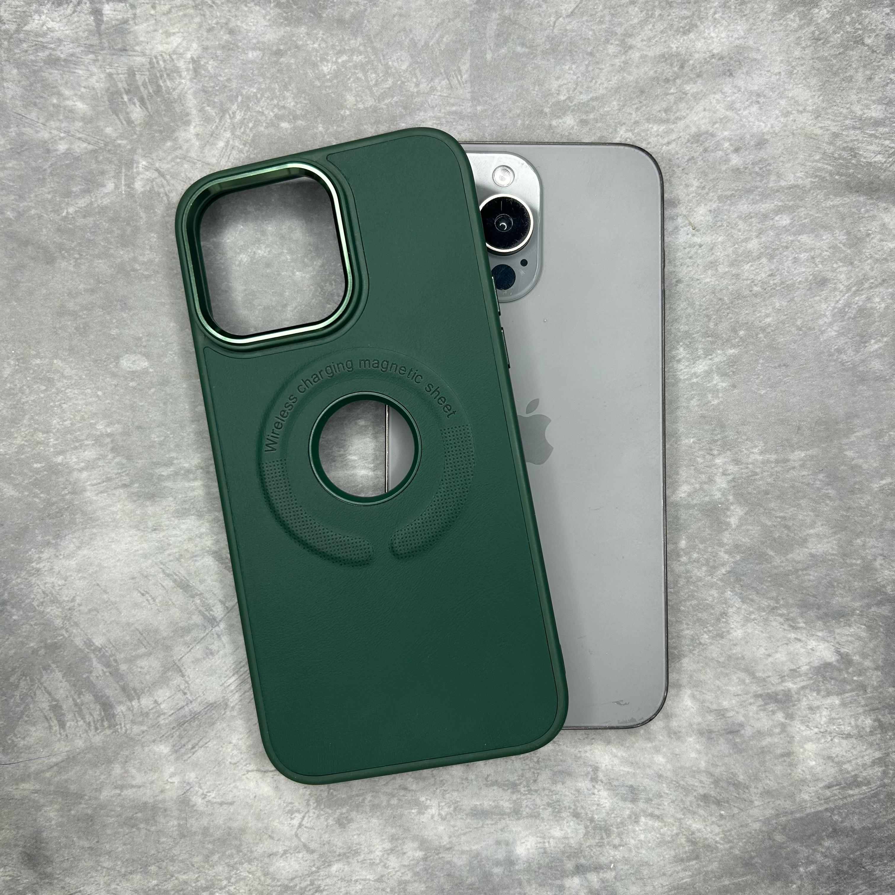 GREEN GOLDEN CASE IPHONE 14pro max GREEN GOLDEN CASE IPHONE 14pro max