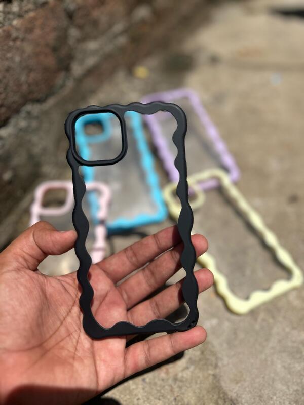 WAVY EDGE TRANSPARENT CASE WAVY EDGE TRANSPARENT CASE