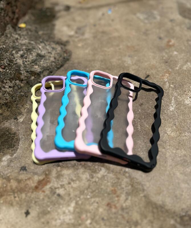 WAVY EDGE TRANSPARENT CASE WAVY EDGE TRANSPARENT CASE